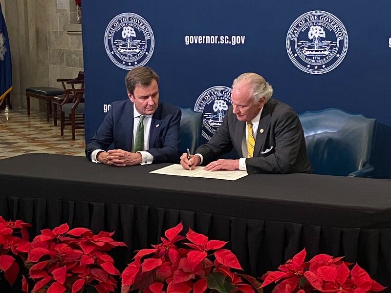 Greg Hands, minister of state for trade policy of the United Kingdom, and Gov. Henry McMaster recently met to sign a Memorandum of Understanding to enhance trade. (Photo/Provided)