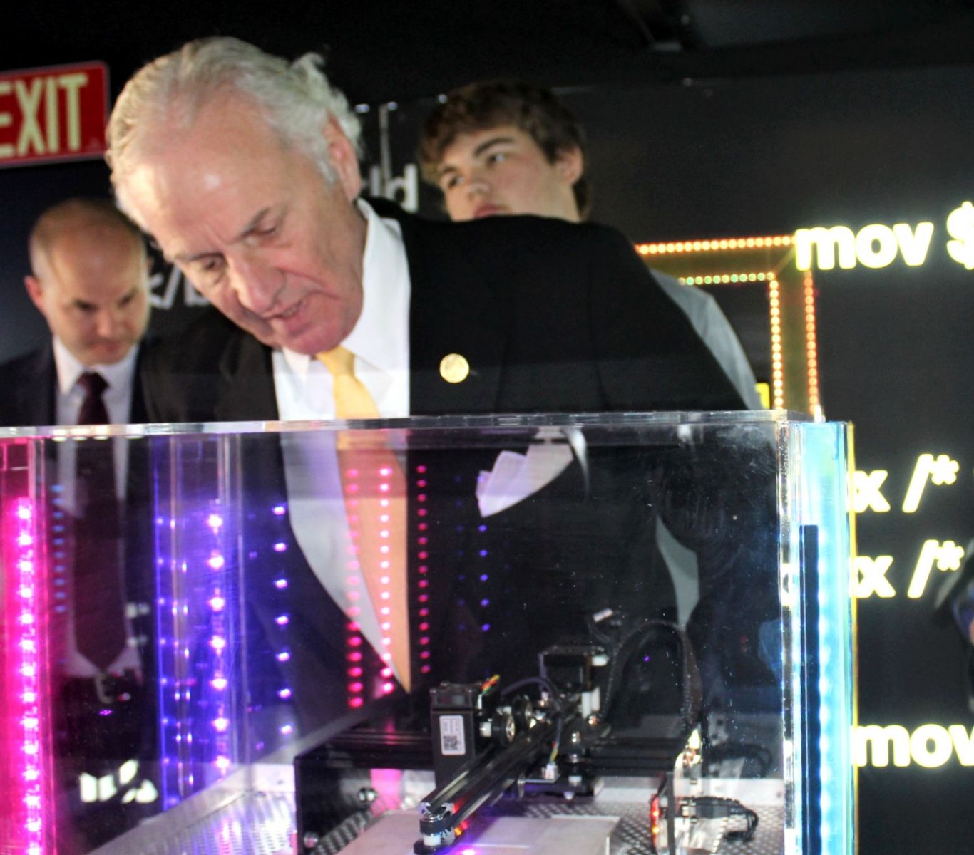 Gov. Henry McMaster checks out an exhibit at the Creators Wanted workforce development event at Nephron. (Photo/Christina Lee Knauss)